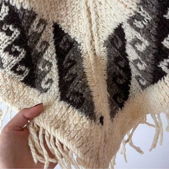 Vintage Handmade Shawl - Picture 3 of 6